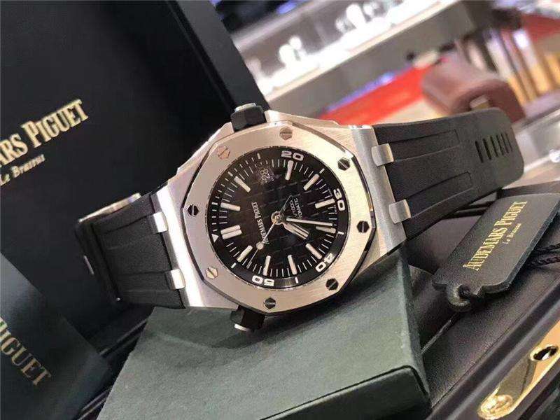 <b>使用爱彼手表的一些注意事项</b>